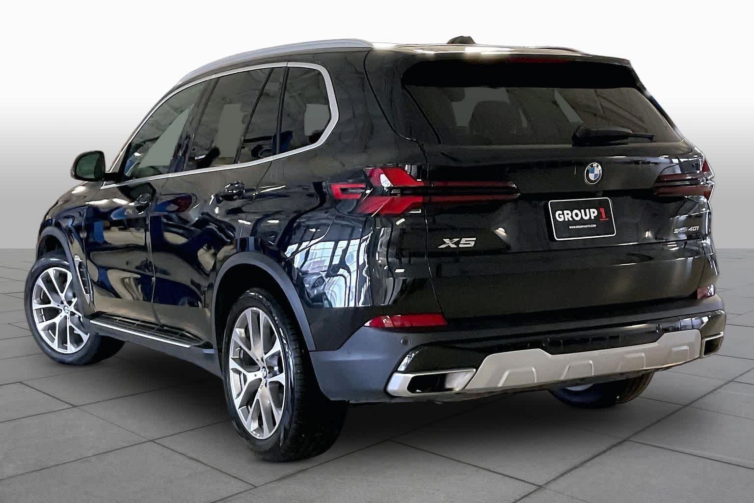 Used 2026  BMW sDrive40i image 11