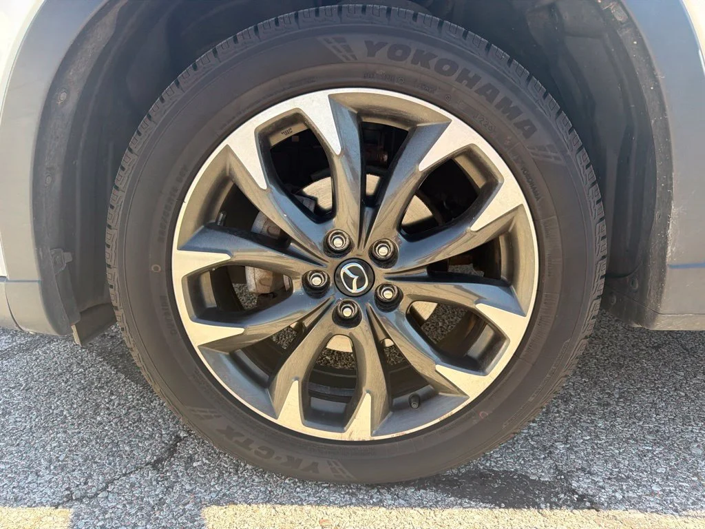 Used 2016 White Mazda Grand Touring image 9
