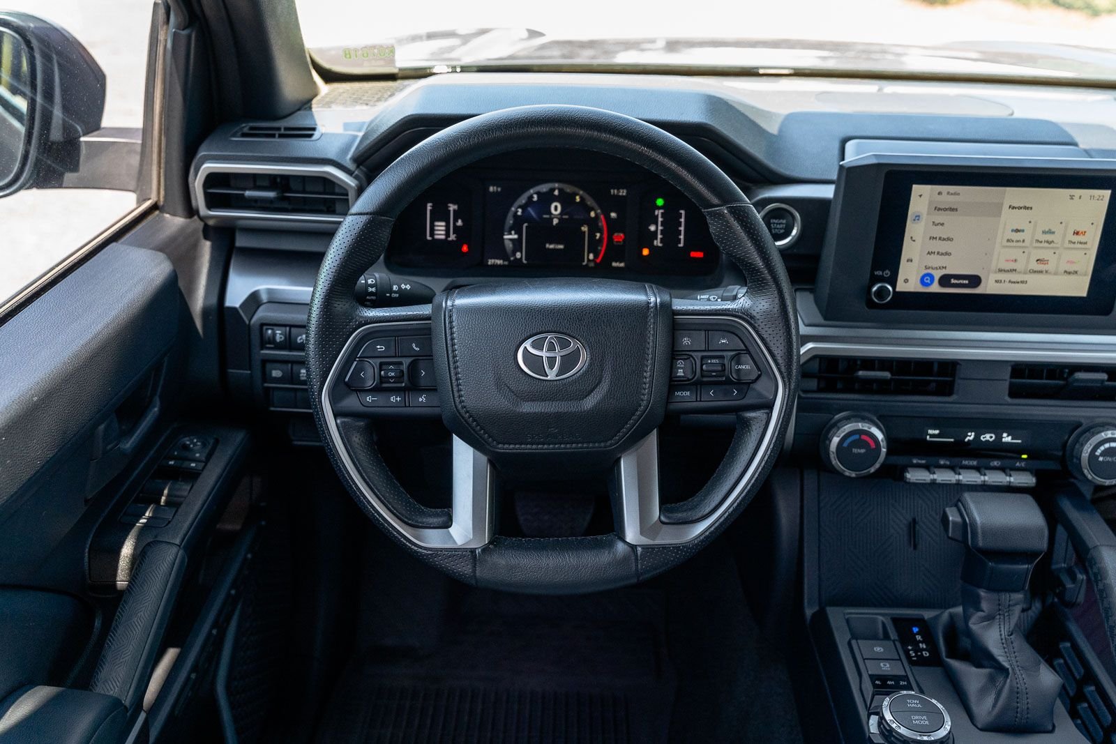 Used 2025  Toyota SR5 image 26
