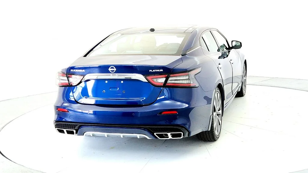 Used 2023 Blue Nissan Platinum image 5