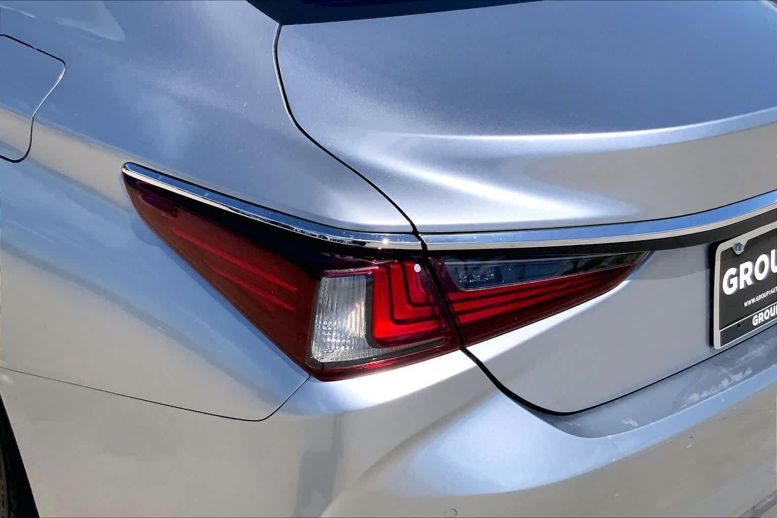 Used 2022 Iridium Lexus  image 27