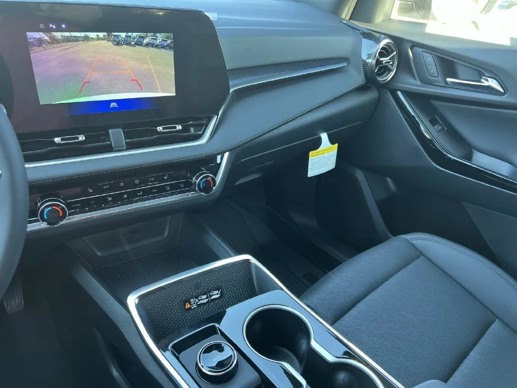 2027 Chevrolet Equinox LT - Photo 26