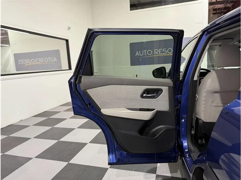 2022 Nissan Rogue SV - Photo 15