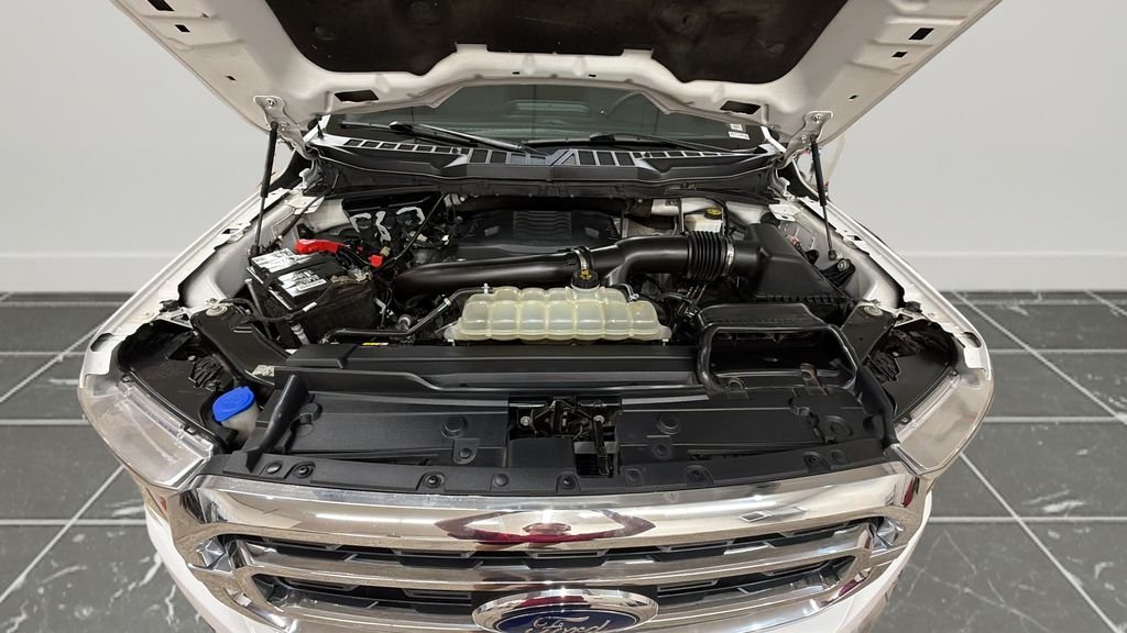 Used 2021 White Ford XLT image 21
