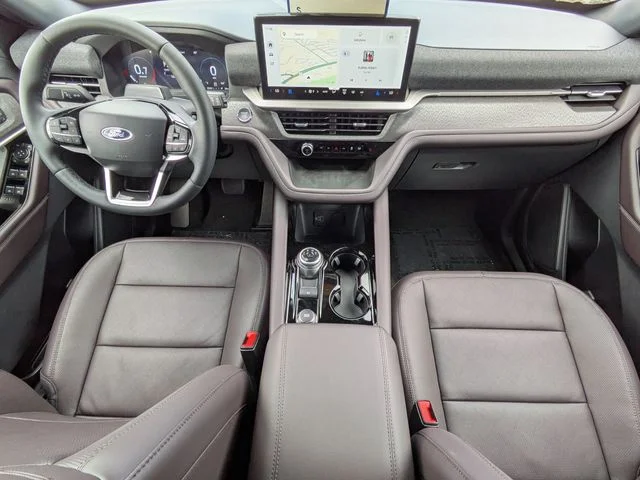 New 2026 Star White Metallic Tri-Coat Ford Platinum™ image 16
