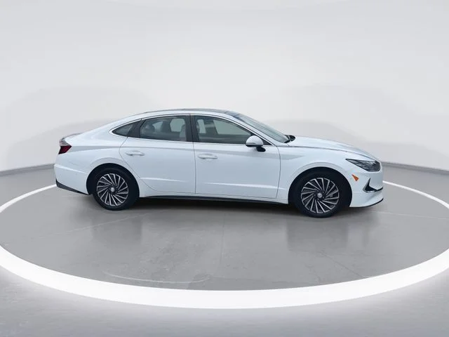 Used 2023 White Hyundai Limited image 9