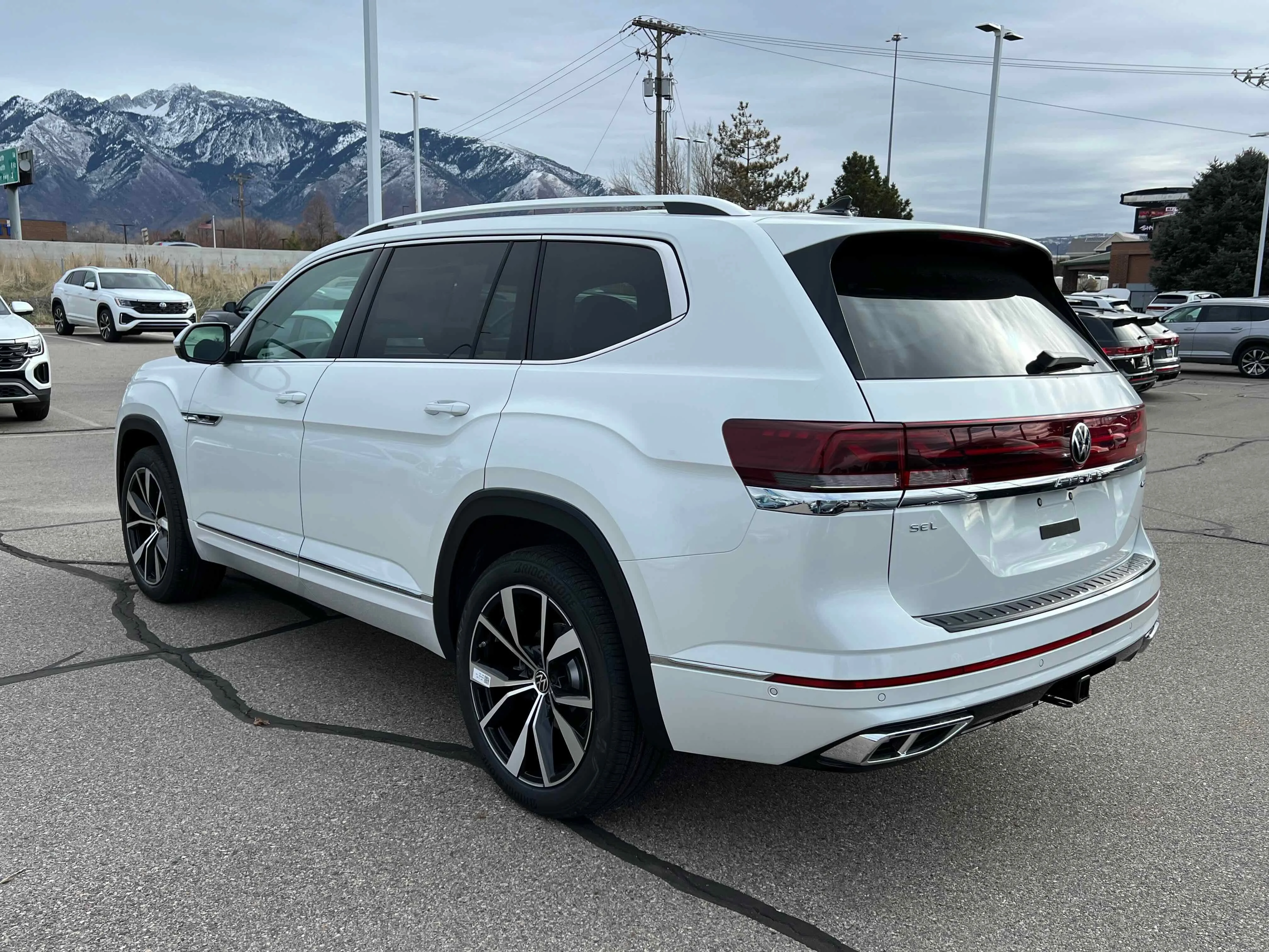 New 2026 Opal White Volkswagen 2.0T SEL Premium R-Line image 11