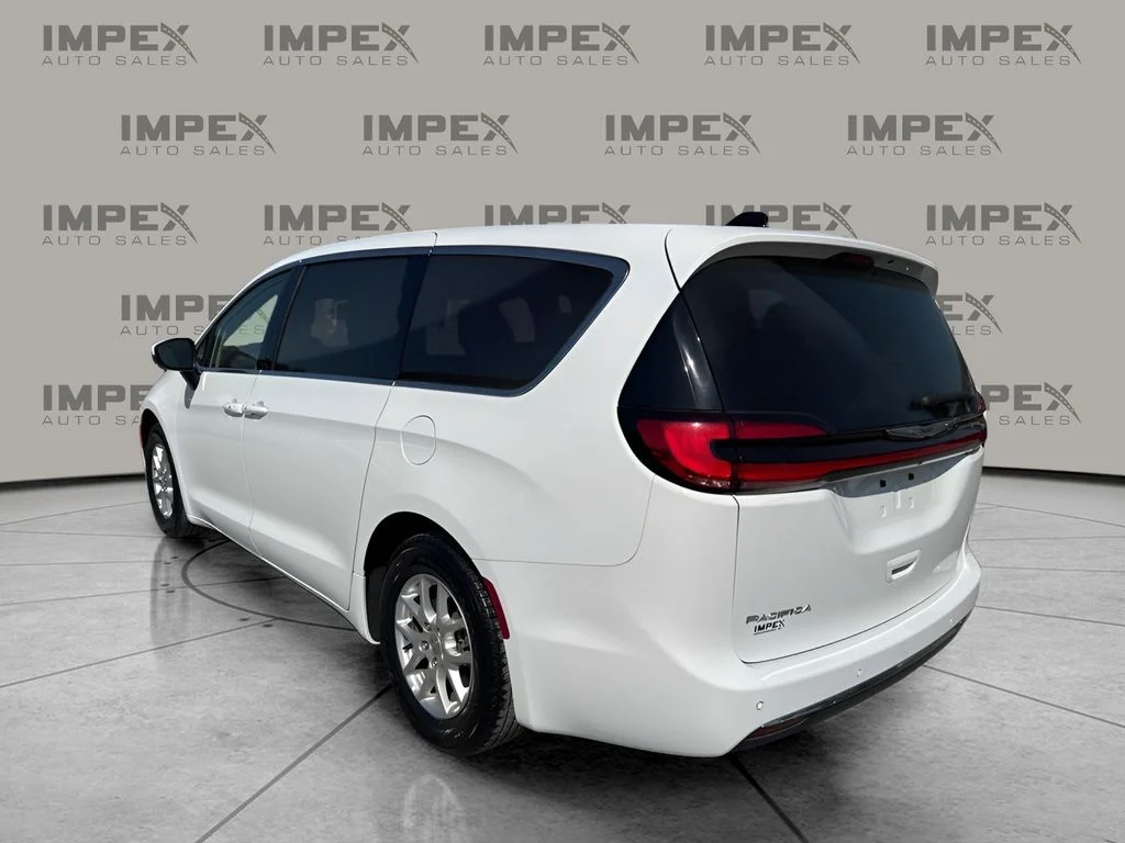 Used 2023 White Chrysler Touring L image 3