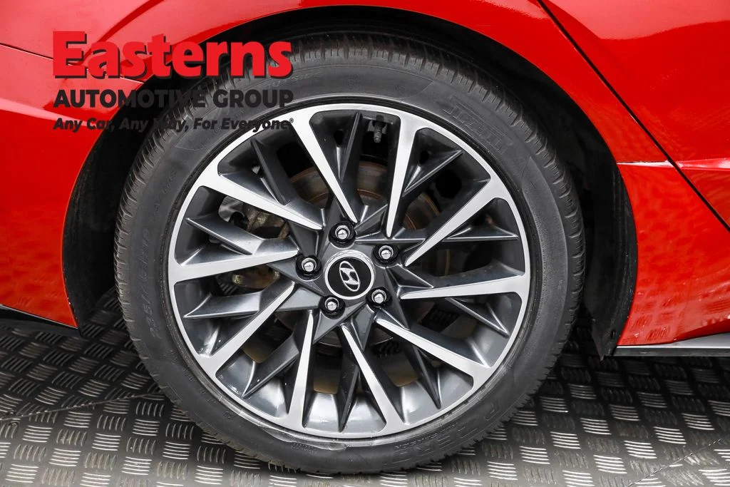 Used 2023 Red Hyundai Limited image 29
