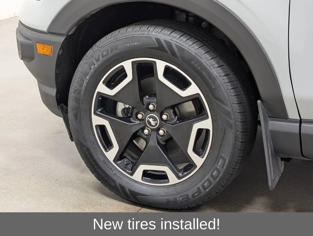 Certified Used 2024 Cactus Green / Gray Ford Outer Banks image 2