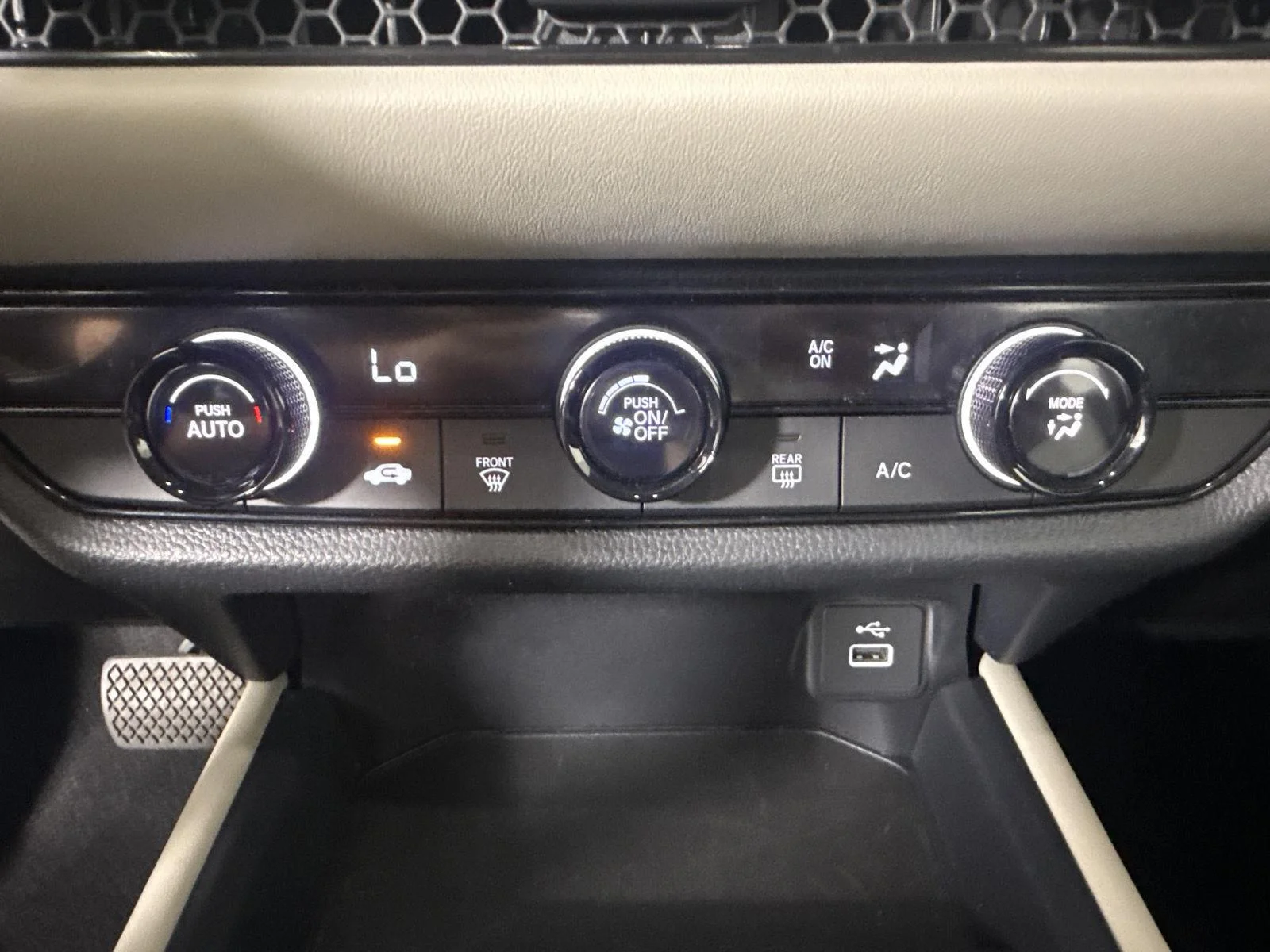 Used 2025 Platinum White Pearl Honda LX image 20