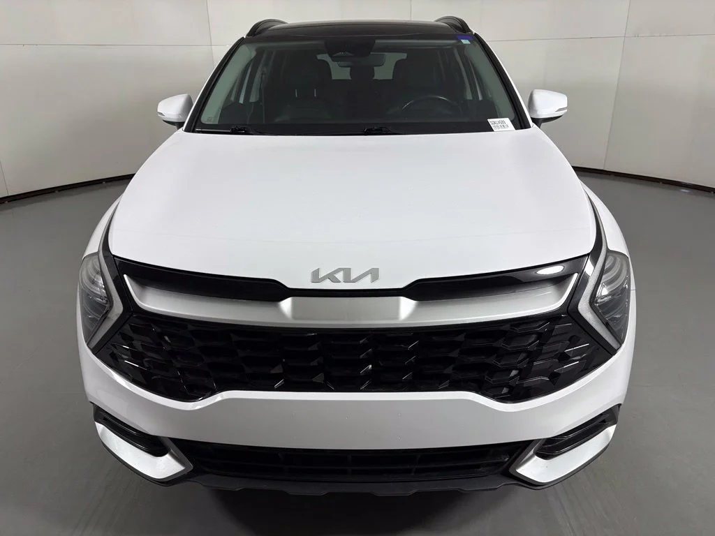 Used 2025 White Kia EX image 3