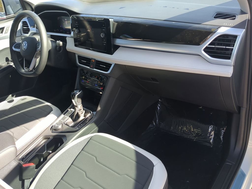 New 2026 White Volkswagen 1.5T SE image 11