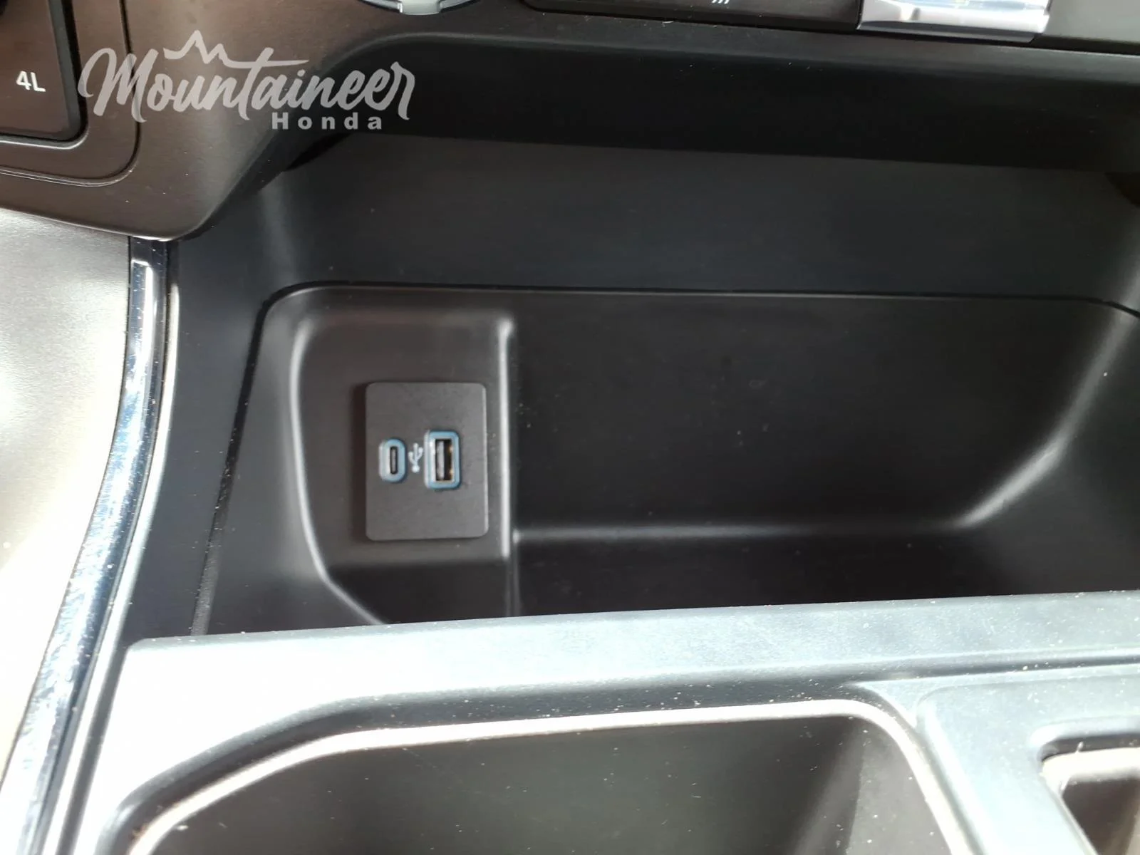Used 2024 Oxford White Ford XLT image 38