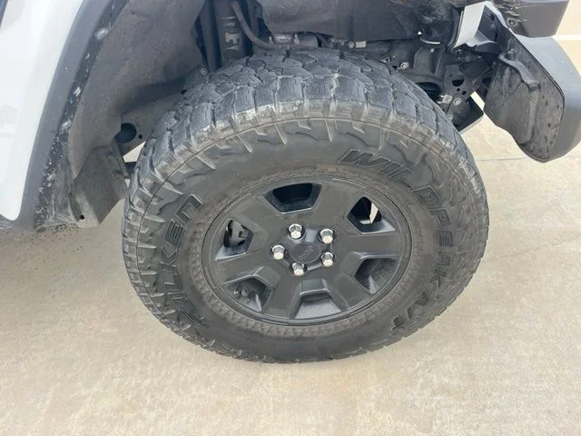 Used 2023 White Jeep Mojave image 10