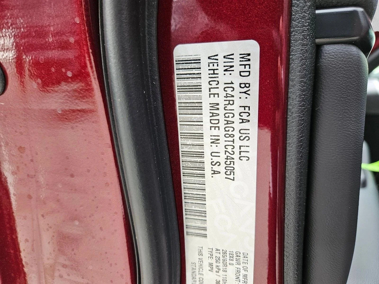 New 2026 Velvet Red Pearl-Coat Exterior Paint Jeep Laredo image 19