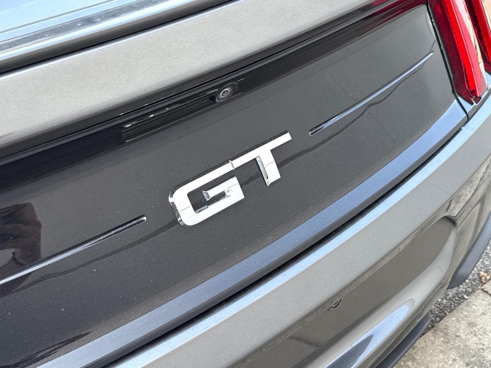 Used 2018  Ford GT Premium image 11