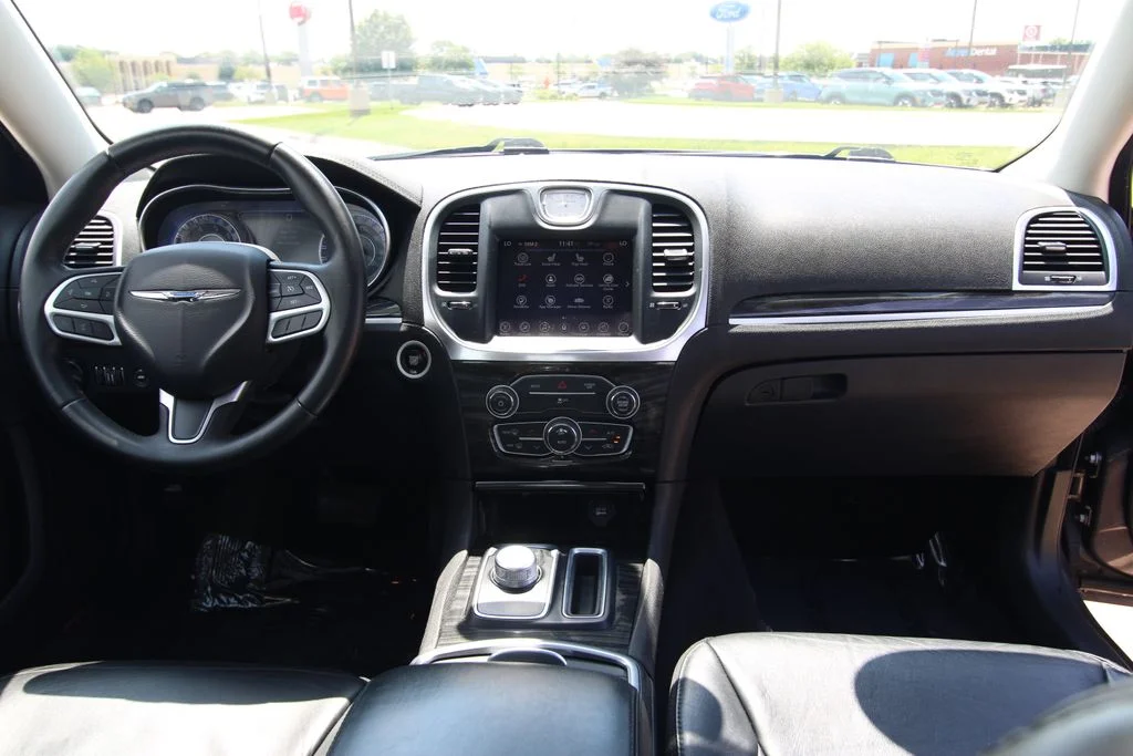 Used 2017 Gray Chrysler Limited image 38