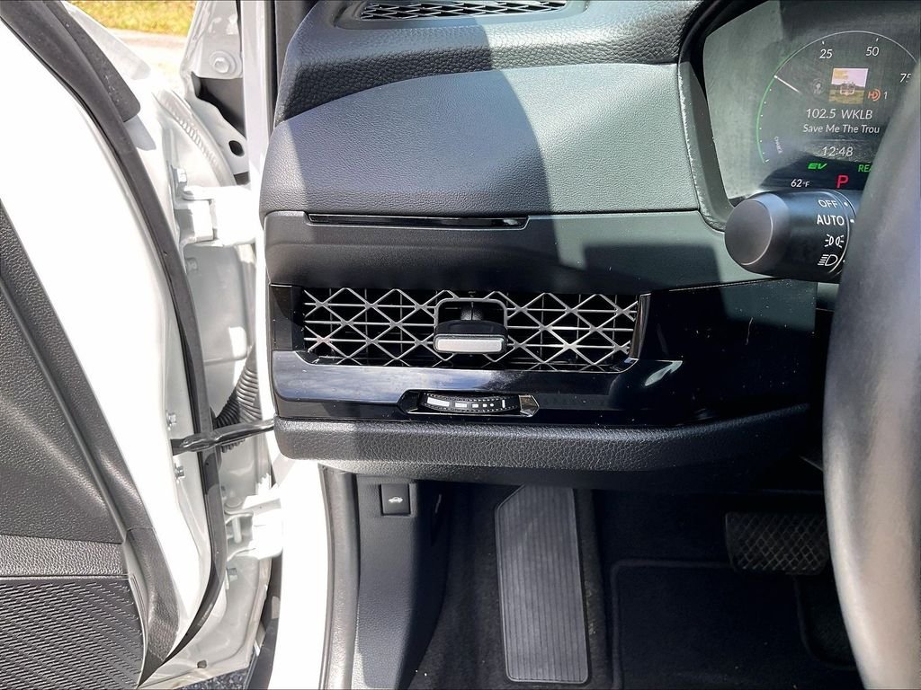 Used 2025 White Honda Touring image 27