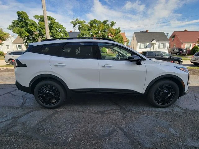 Used 2026 White Kia X-Line image 4