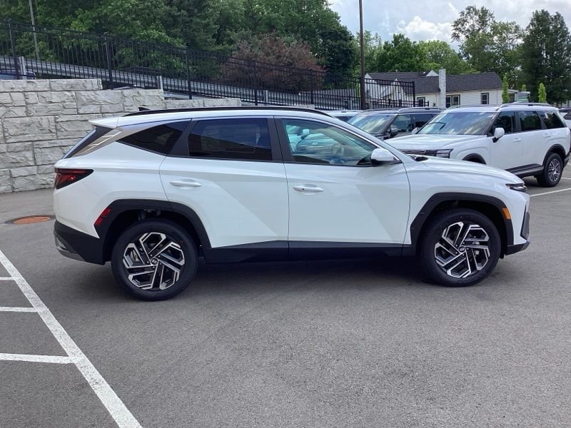 New 2026 White Hyundai SEL Plus image 8