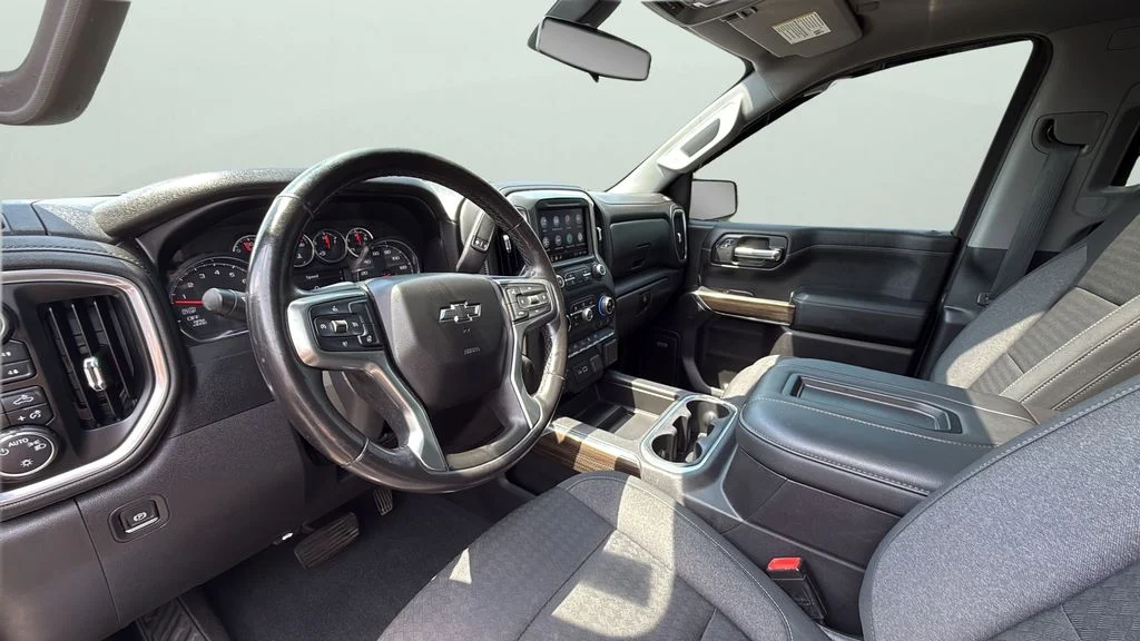 Used 2021 Gray Chevrolet RST image 23