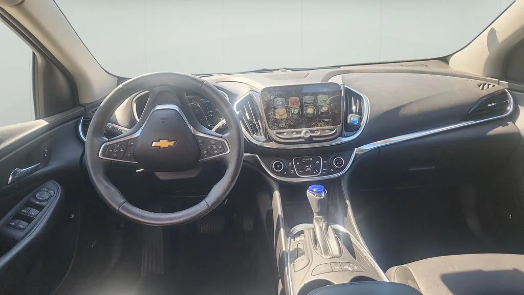 Used 2018 Beige Chevrolet Premier image 9