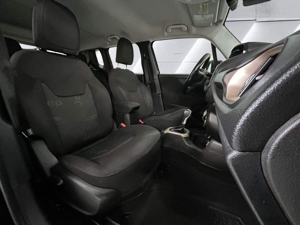 Used 2017 Black Jeep Latitude image 14