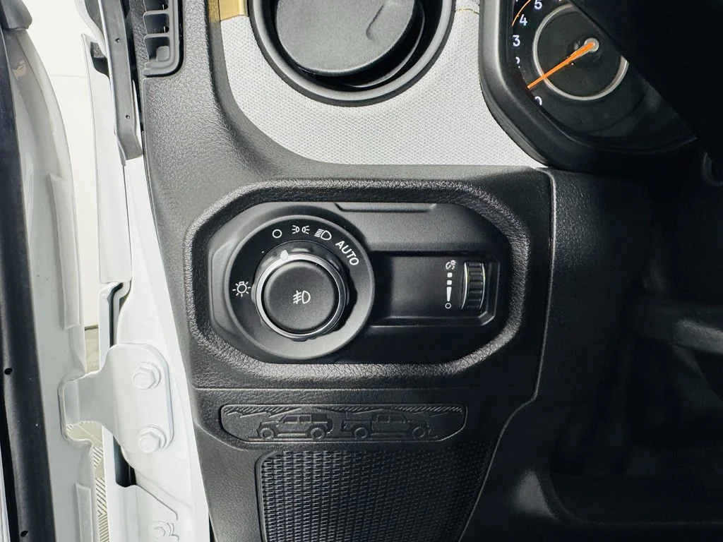 Used 2026 White Jeep Sport S image 9