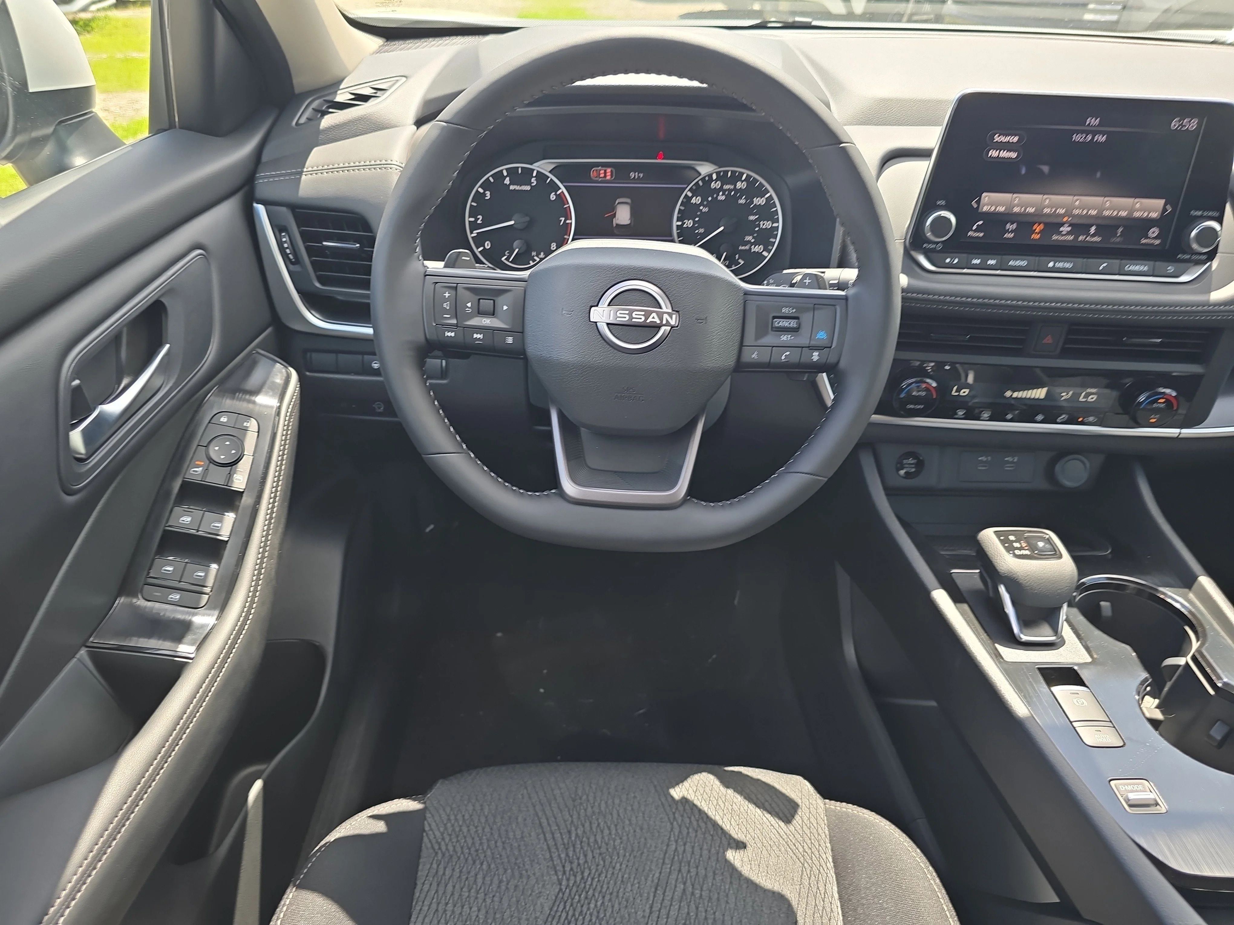 New 2026 Everest White Pearl TriCoat Nissan SV image 14