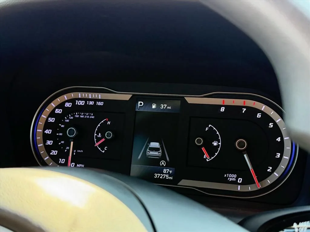 Used 2023 White Hyundai SEL image 21