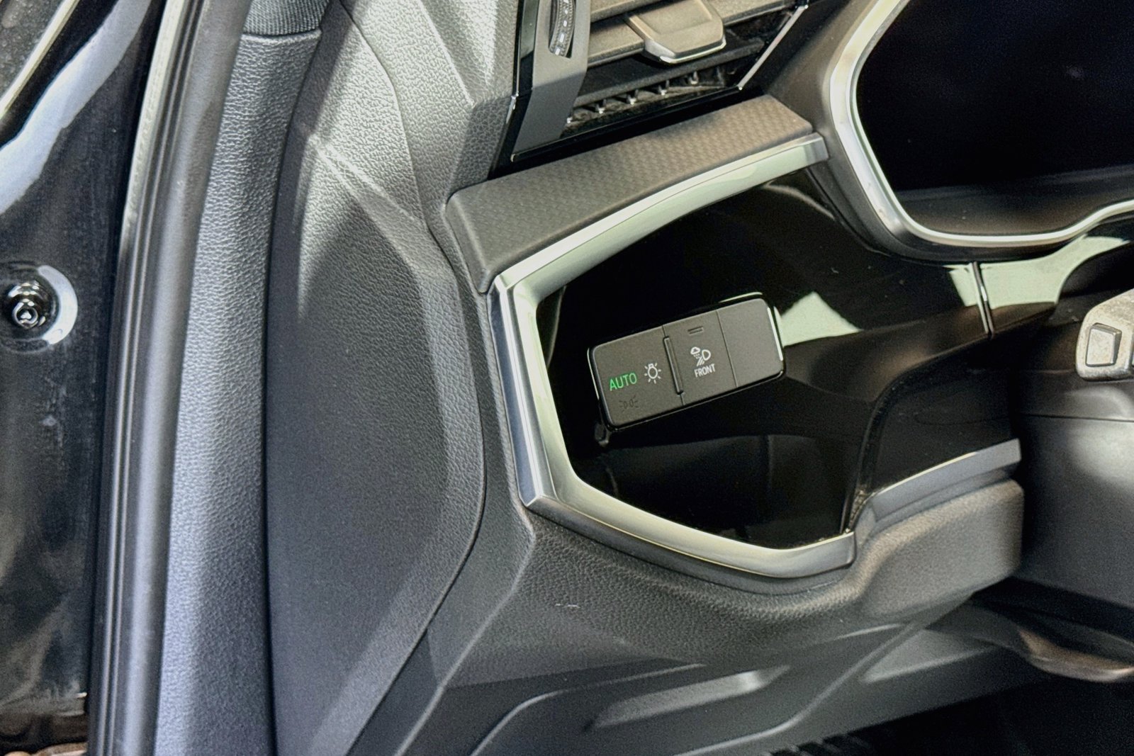 Used 2020 Black Audi S line Premium Plus image 10