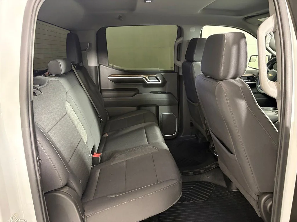 Used 2022 White Chevrolet LT image 44