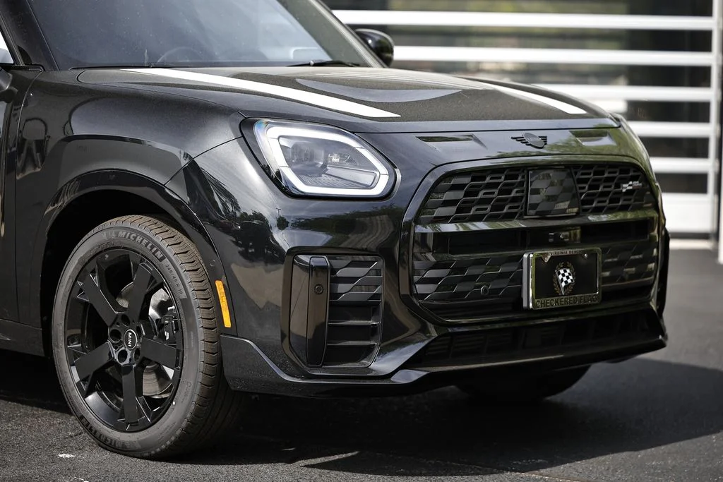 New 2026 Midnight Black MINI Iconic image 2