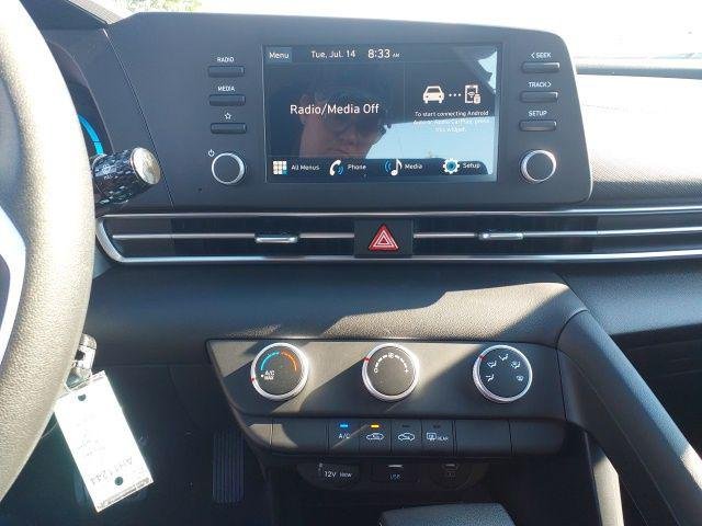 New 2026 White Hyundai SE image 19