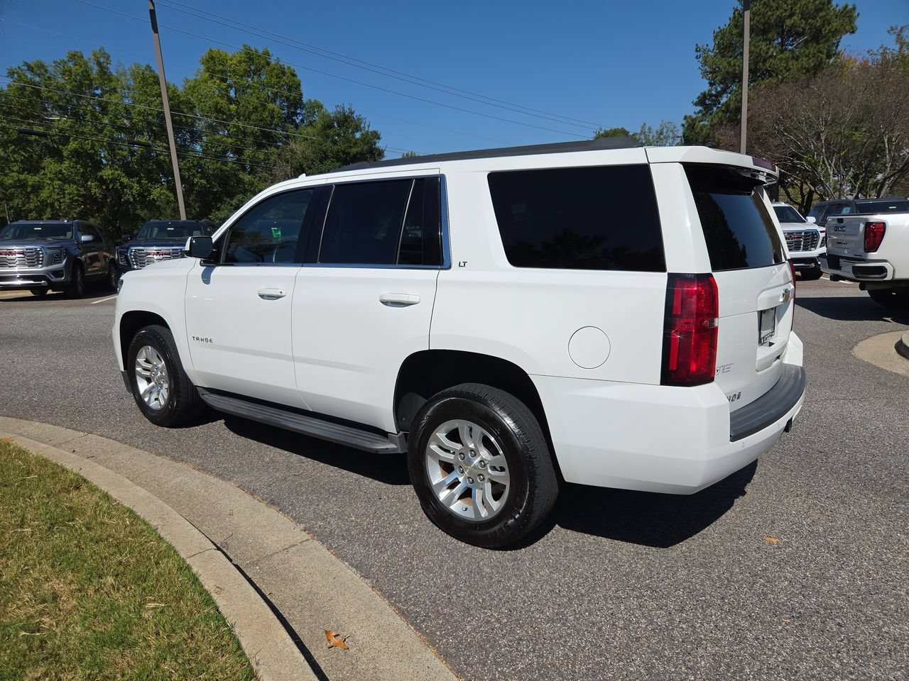 Used 2019 SUMMIT WHITE Chevrolet LT image 6