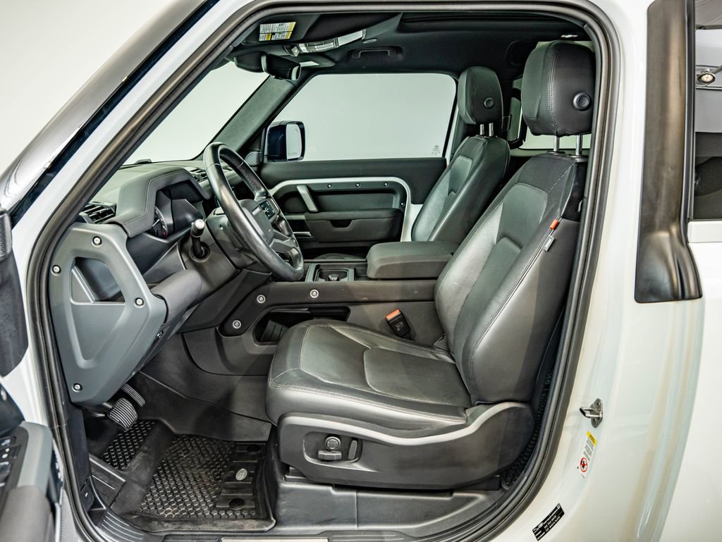 Used 2023 Fuji White Land Rover X-Dynamic SE image 33