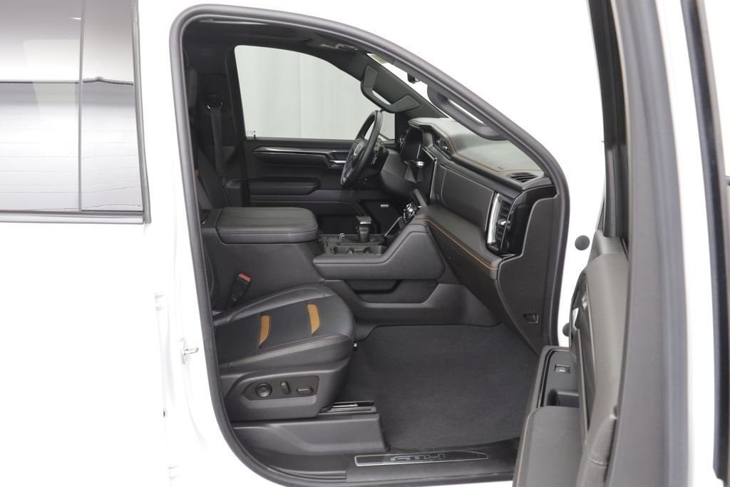 Used 2023 White GMC AT4 image 24