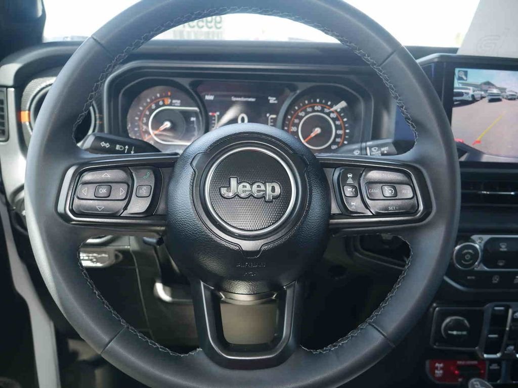 Certified Used 2026 White/off-white Jeep Mojave image 33