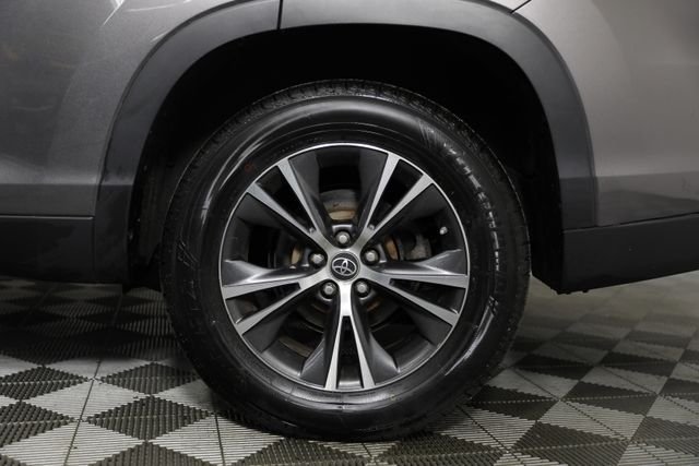 2019 Toyota Highlander LE - Photo 32