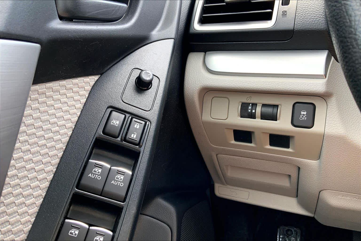Used 2018 Dark Gray Metallic Subaru  image 34