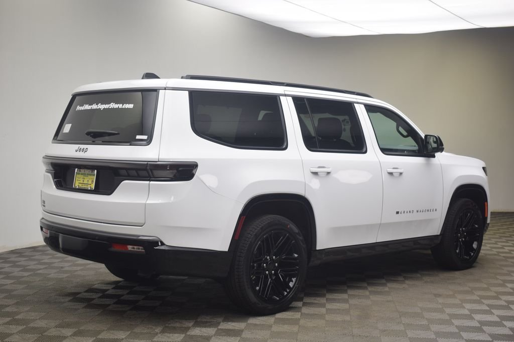New 2026 Bright White Clear-Coat Exterior Paint Jeep Limited Reserve image 6