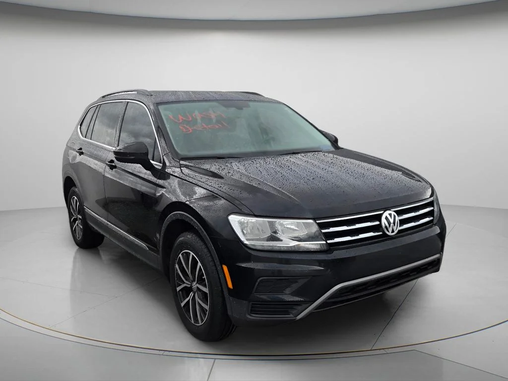 Used 2020 Black Volkswagen 2.0T SE image 4