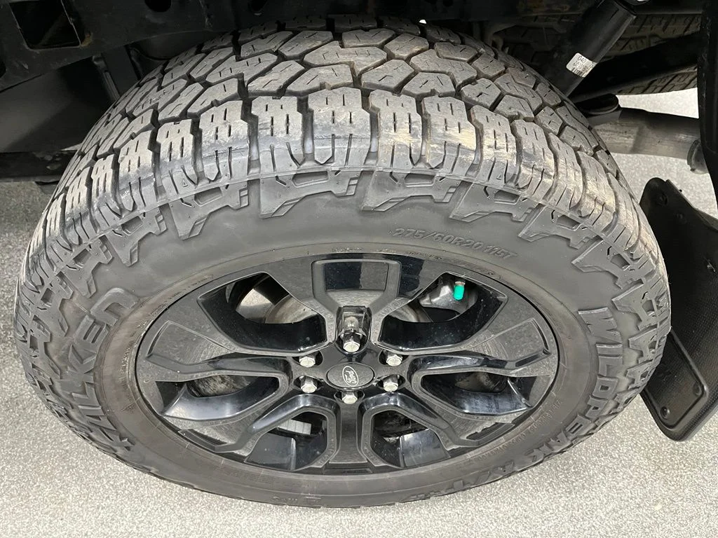 Used 2023 Black Ford XLT image 16
