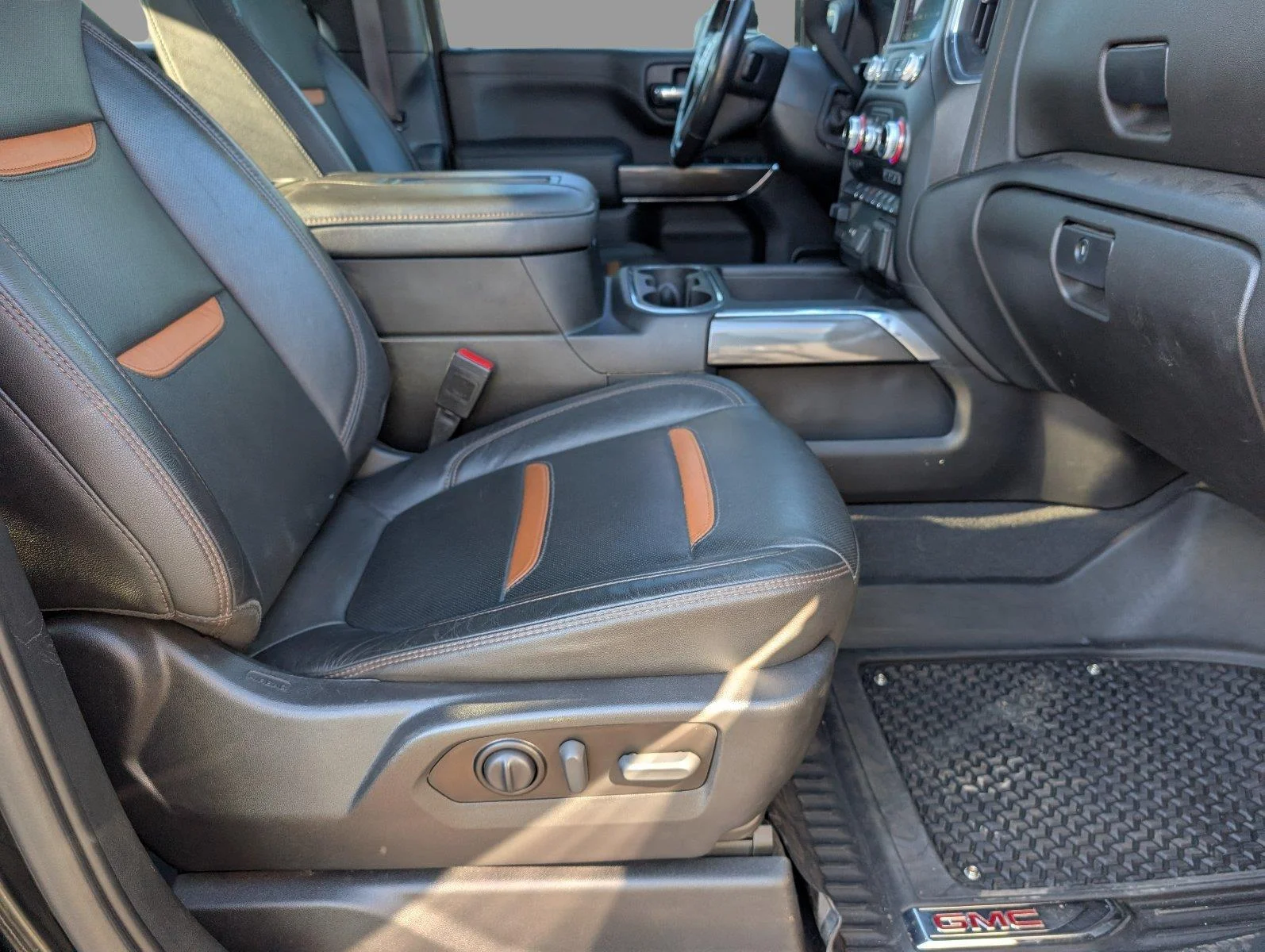 Used 2022 ONYX BLACK GMC AT4 image 42