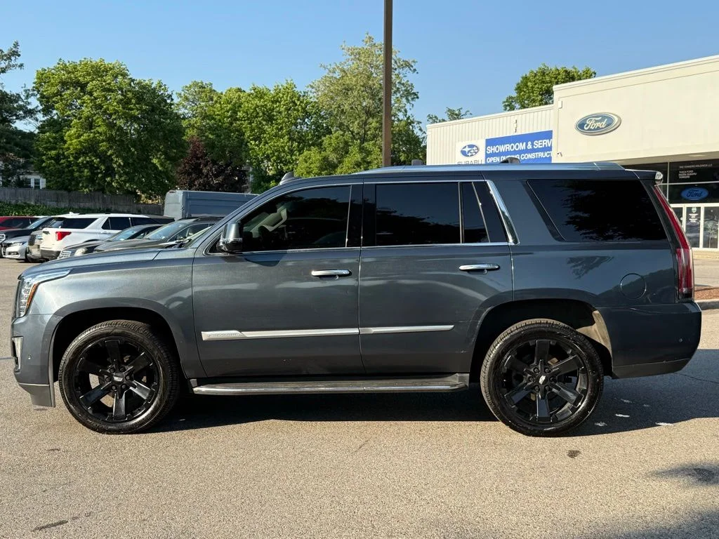 Used 2019 Gray Cadillac Luxury image 9
