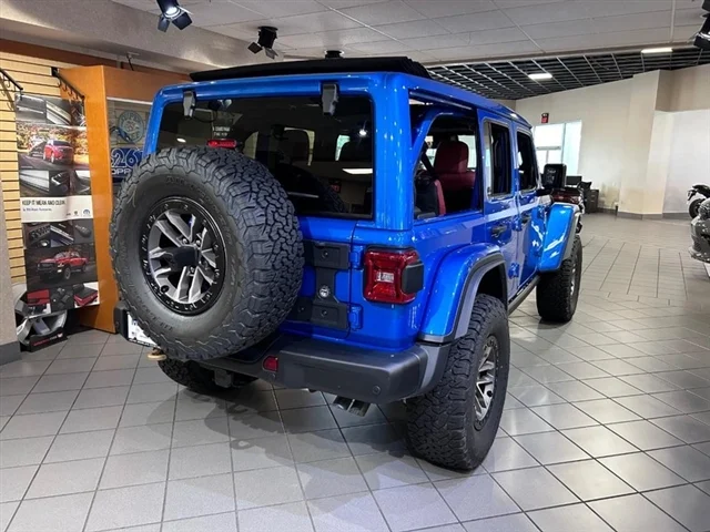 New 2024 Hydro Blue Pearl-Coat Exterior Paint Jeep Rubicon 392 image 4