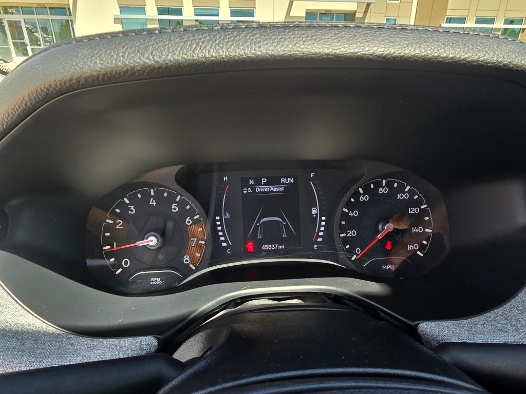 Used 2022 Bright White Clearcoat Jeep Latitude image 21