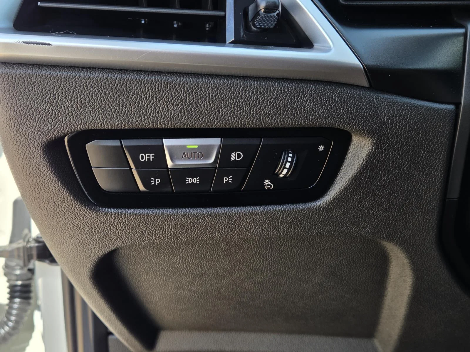 Used 2025 BLACK BMW 330i image 32