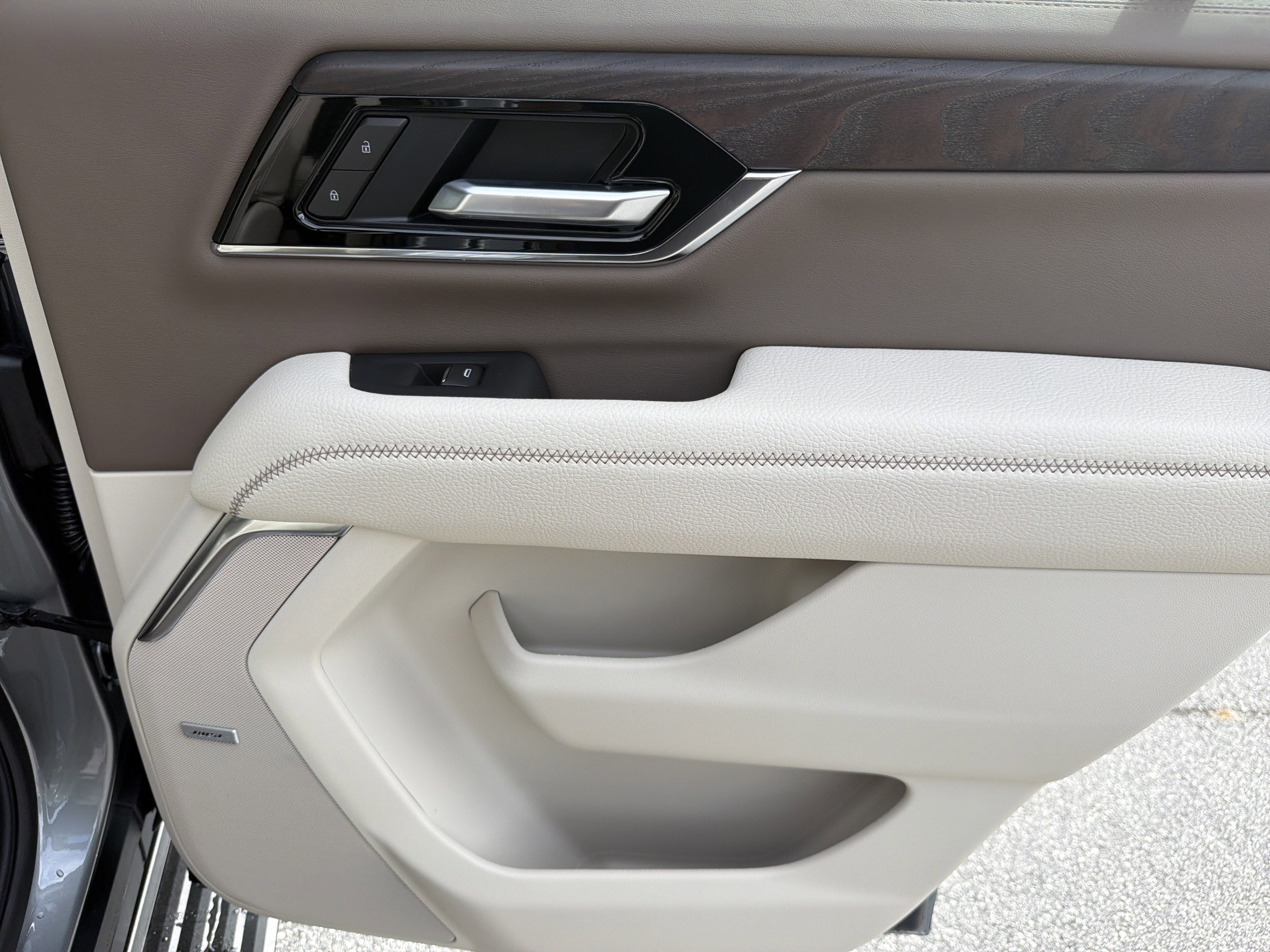 2026 GMC Yukon Denali - Photo 17